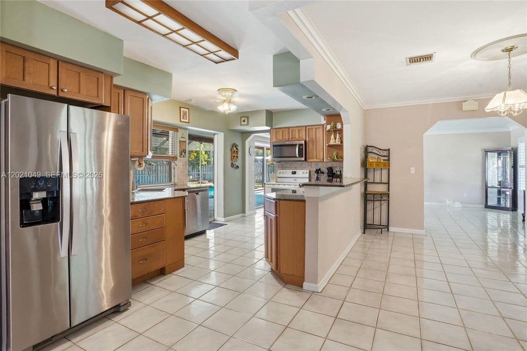 4+1 Müstakil ev — 8495 SW 160th St