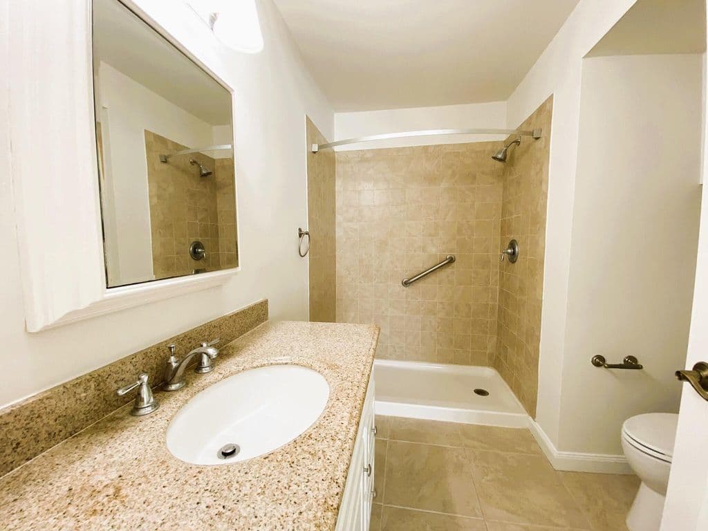 2+1 Condo — 815 W Boynton Beach Boulevard #7-102