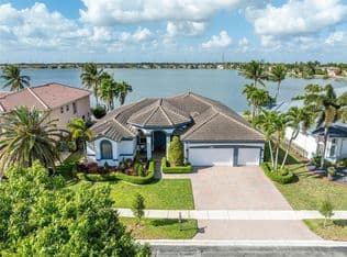 5+1 Müstakil ev — 18633 SW 24th St, Miramar, 33029