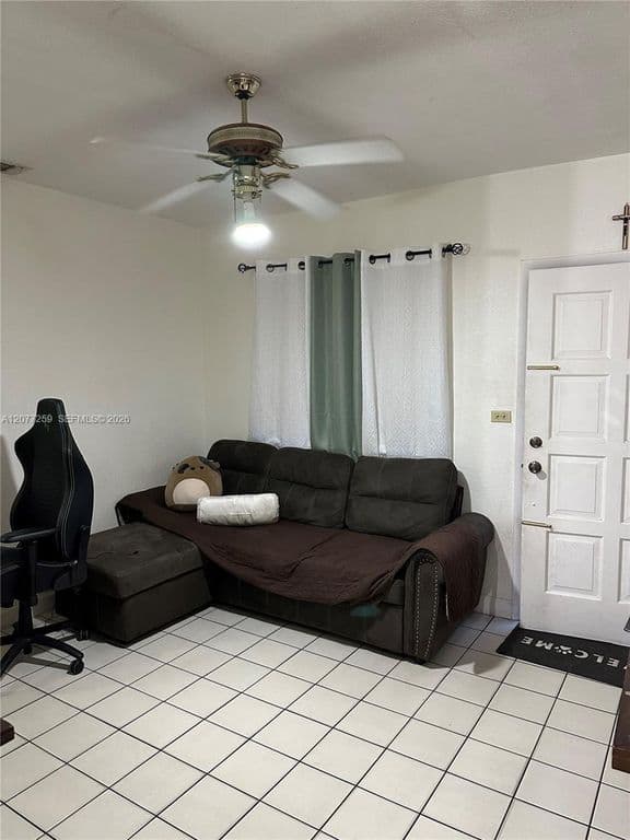 5+1 Mülk — 1838 NW 18th St