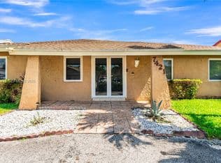3-bedroom Single-Family Home — 7421 SW 14th Ct, North Lauderdale, 33068