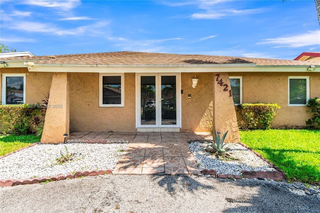 3-bedroom Single-Family Home — 7421 SW 14th Ct