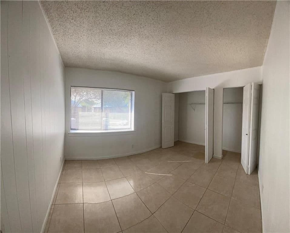 3-bedroom Condo — 191 Wimbledon Lakes Drive