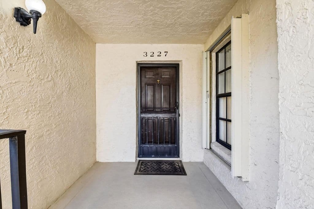 2+1 Condo — 3227 Perimeter Drive