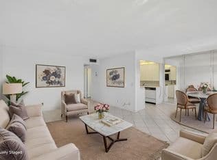 2-bedroom Condo — 4059 Guildford D, Boca Raton, 33434