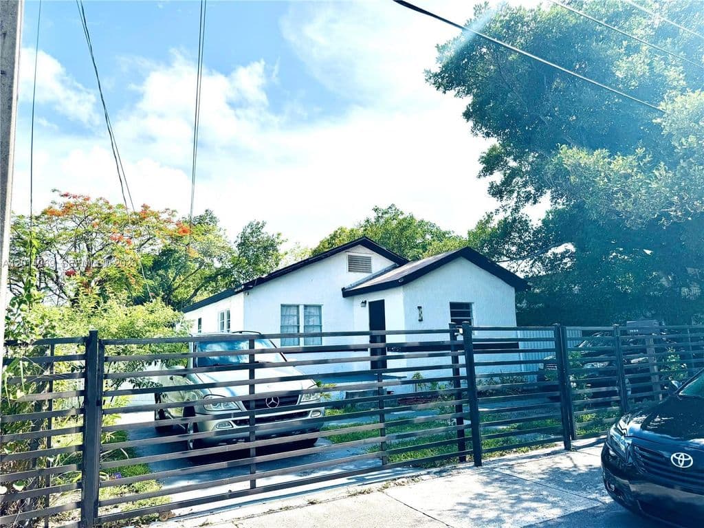 4-bedroom Single-Family Home — 1484 NW 60th St