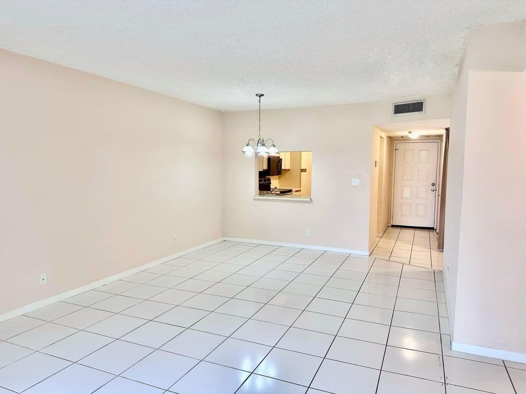 2-bedroom Condo — 3000 NW 42nd Avenue #B101