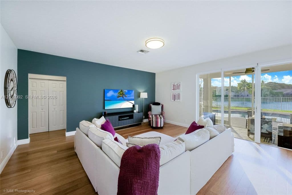 5+1 Müstakil ev — 4394 Fox Ridge Dr