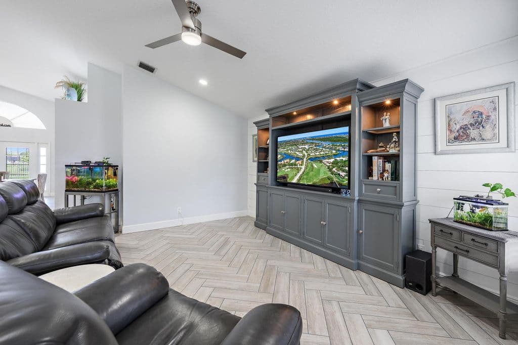 3-bedroom Single-Family Home — 1875 Oak Berry Circle