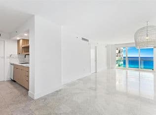 1+1 Condo — 6917 Collins Ave APT 1009, Miami Beach, 33141
