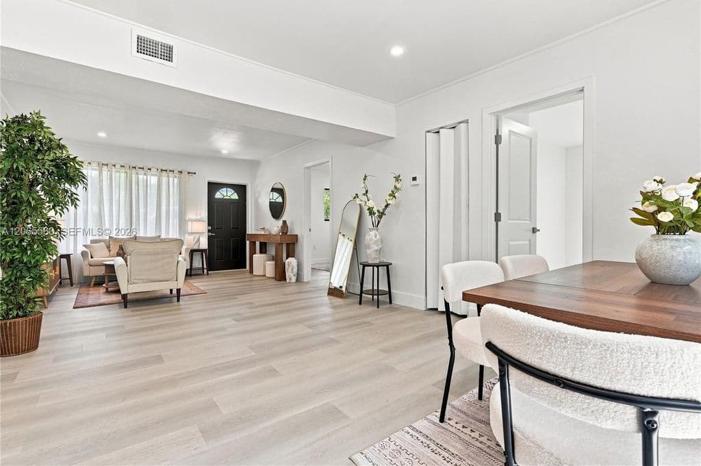 3+1 Müstakil ev — 6336 Garfield St