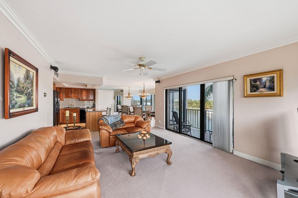 2+1 Condo — 1839 Middle River Drive #302