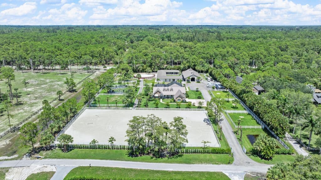 5+1 Müstakil ev — 1464 Stallion Drive