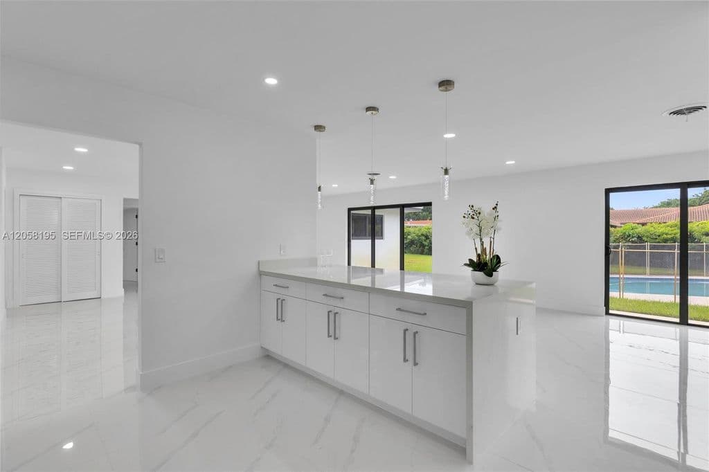 3+1 Müstakil ev — 6940 NW 6th St