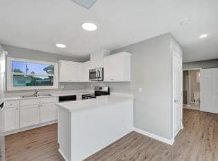 3-bedroom Single-Family Home — 3330 SW 18TH Street, Fort Lauderdale, 33312