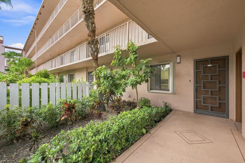 2-bedroom Condo — 7321 Amberly Lane #110