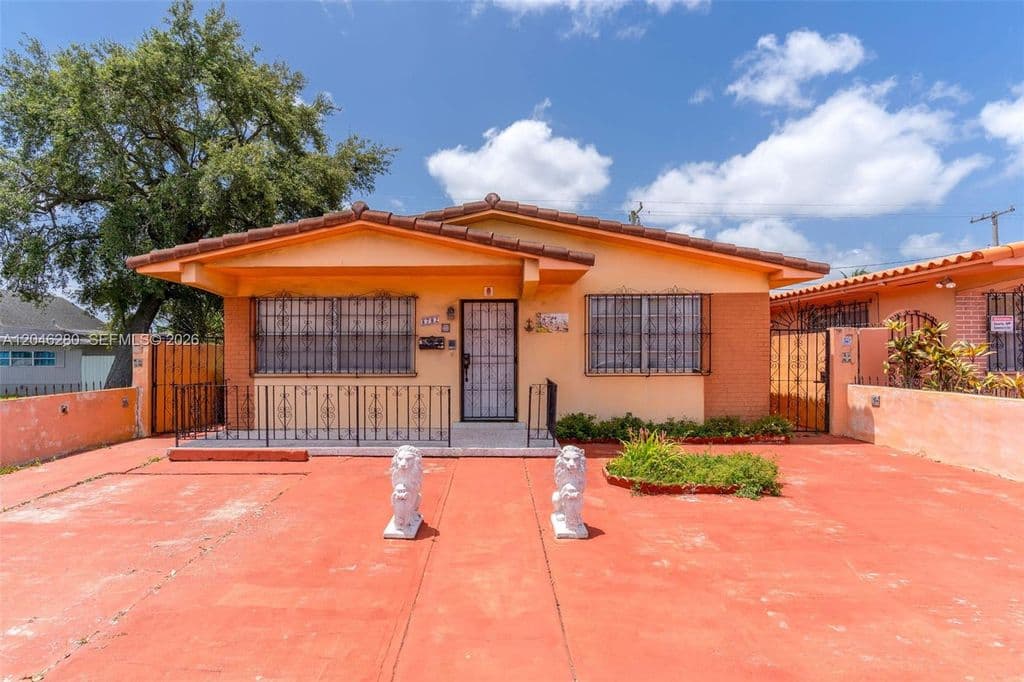 3-bedroom Single-Family Home — 6702 SW 25th Ter