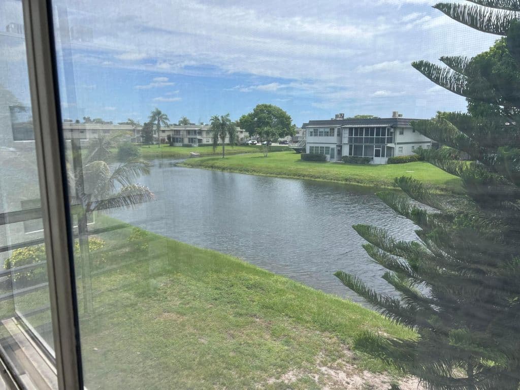 2-bedroom Condo — 424 Saxony