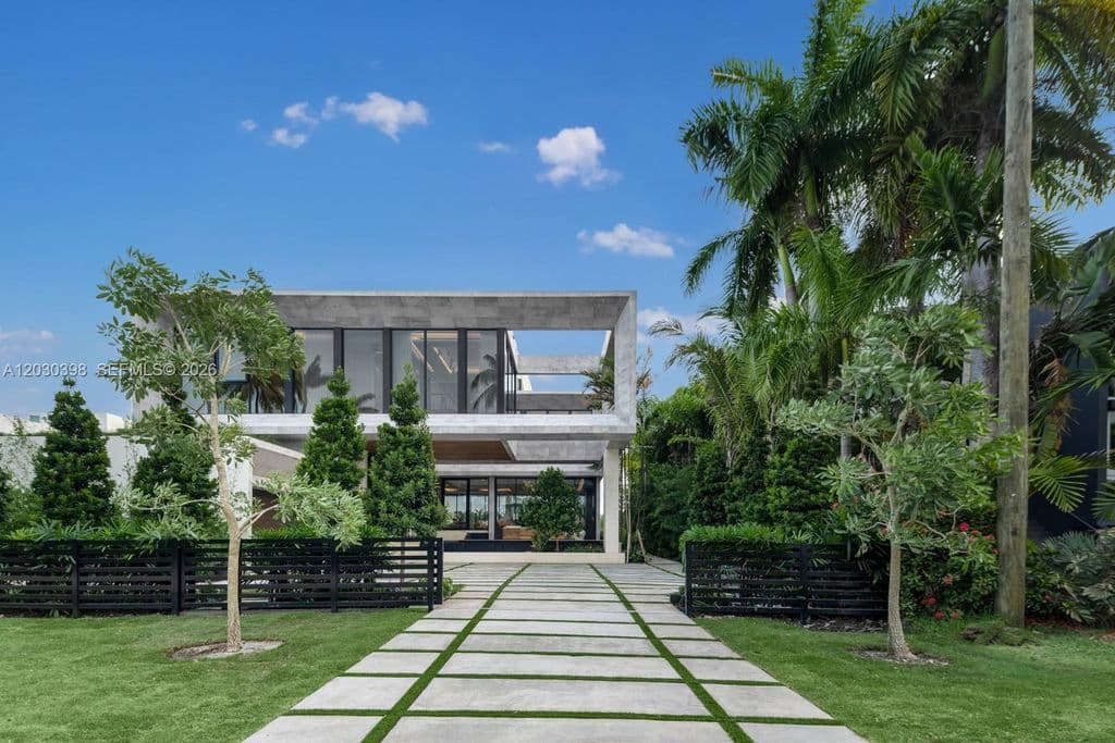 7+1 Müstakil ev — 360 S Hibiscus Dr
