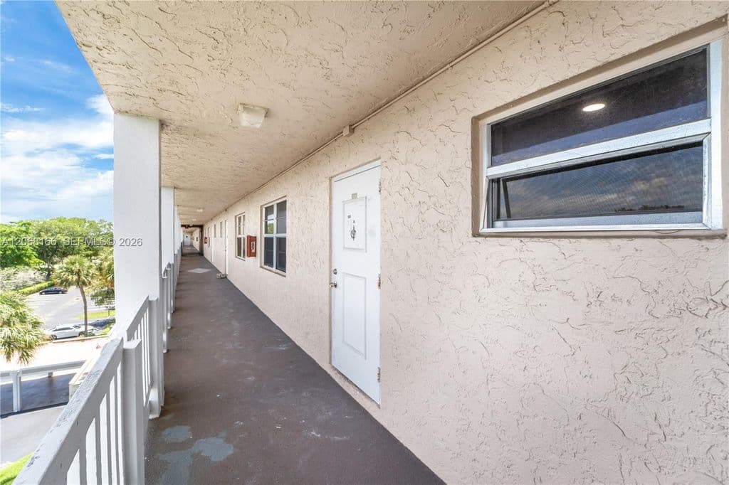2+1 Condo — 1100 NW 87th Ave APT 508