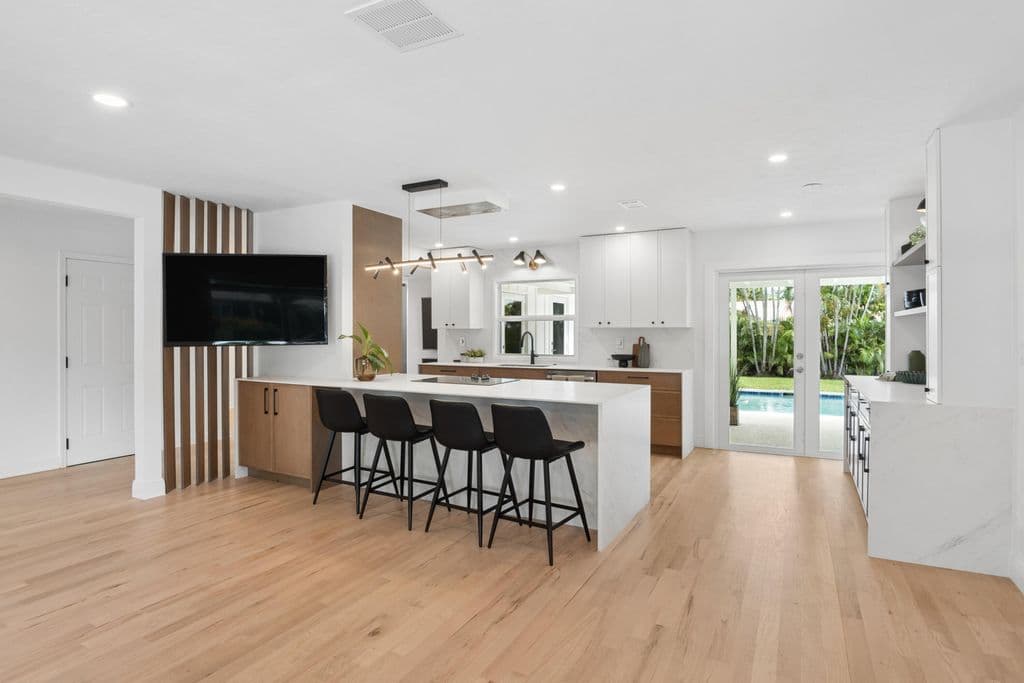 4-bedroom Single-Family Home — 1551 SW 10TH Street