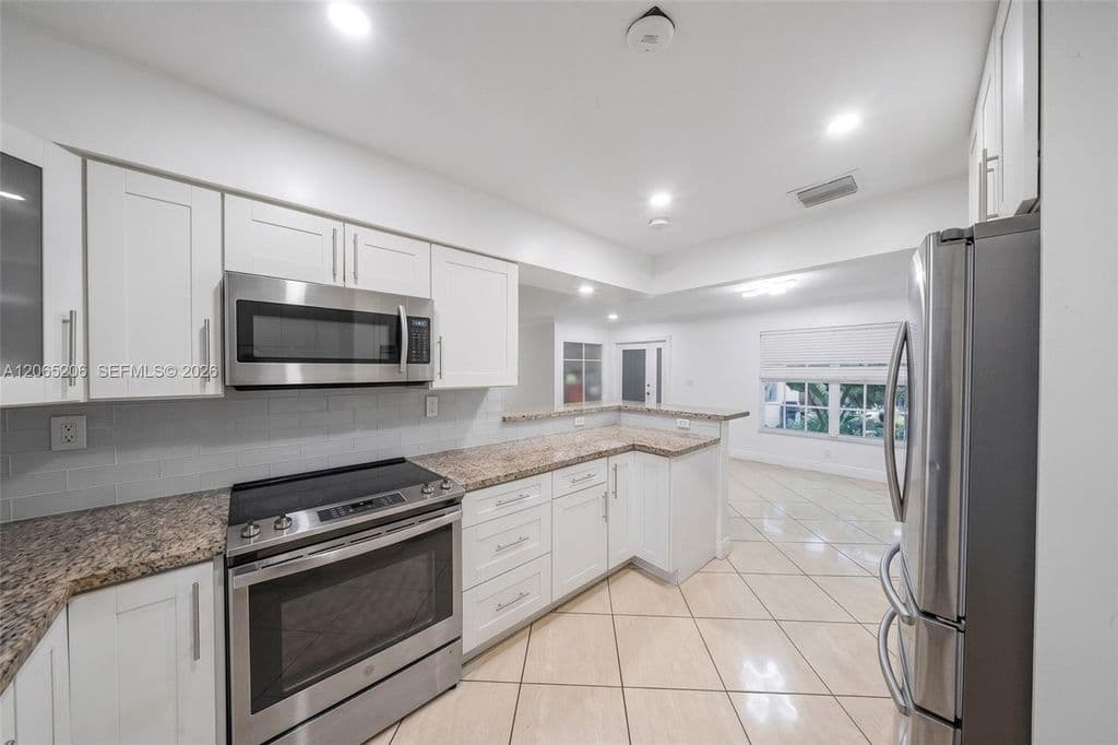 6+1 Müstakil ev — 27925 SW 163rd Ave