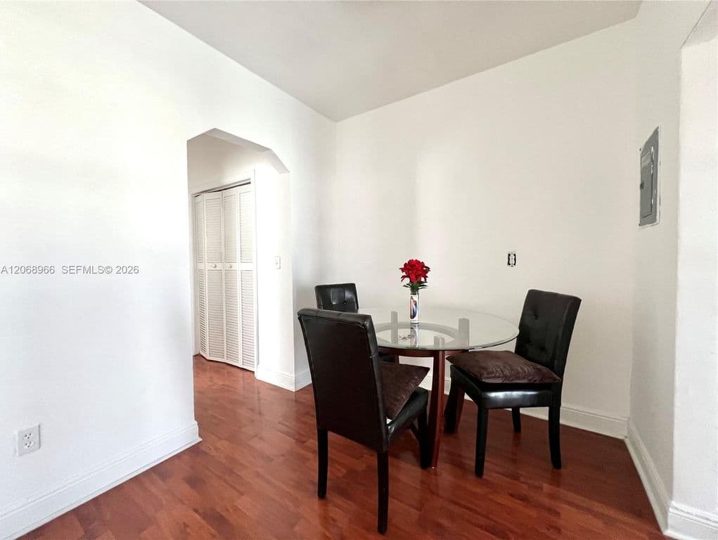 1-bedroom Condo — 450 77th St APT 6