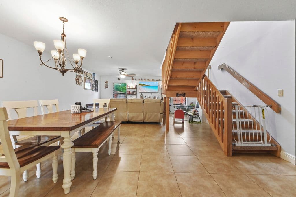 3+1 Mülk — 11901 Donlin Drive