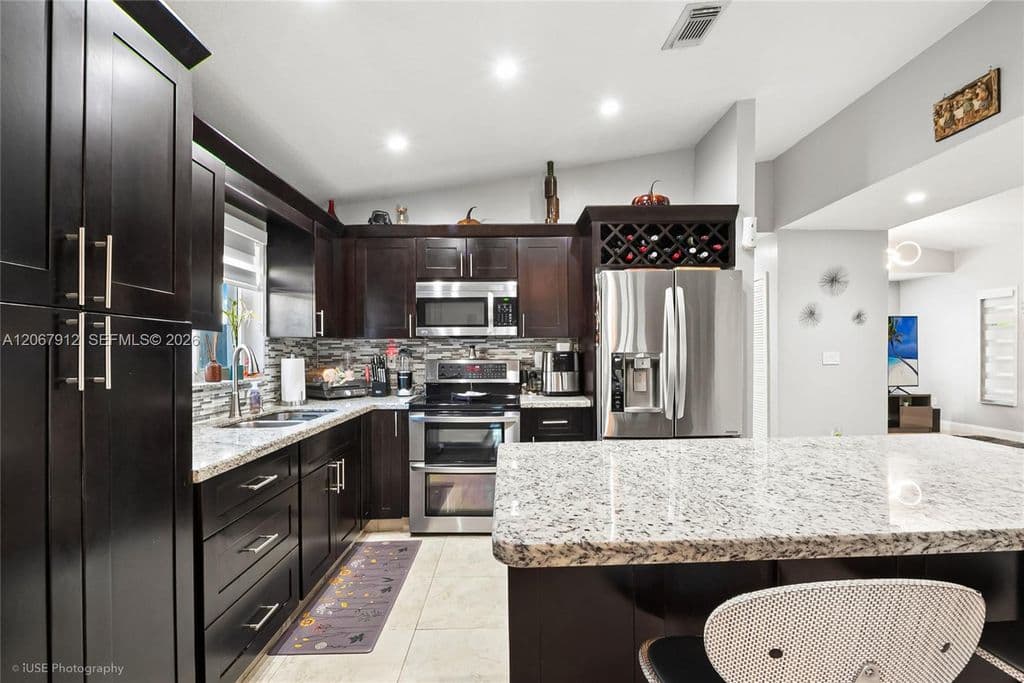 3+1 Müstakil ev — 16520 SW 99th St
