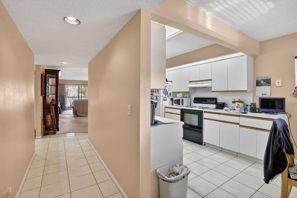 2+1 Condo — 1401 SW 128th Terrace #212h