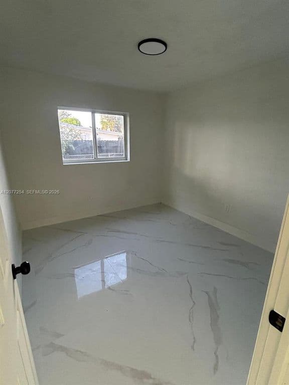 4+1 Müstakil ev — 20532 NW 22nd Ct