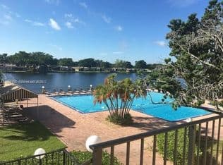 2+1 Condo — 200 Berkley Rd APT 123, Hollywood, 33024