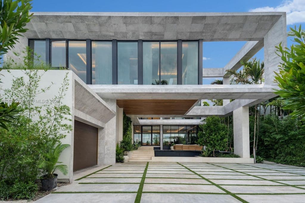 7+1 Müstakil ev — 360 S Hibiscus Dr