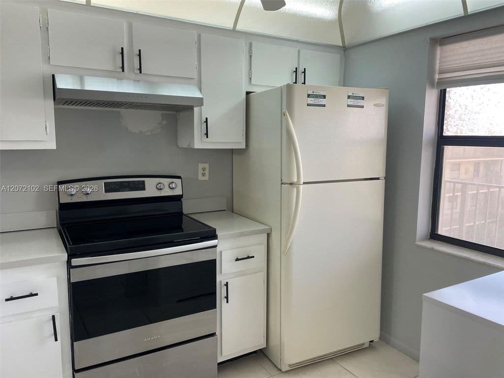2-bedroom Condo — 2711 NW 104th Ave APT 404