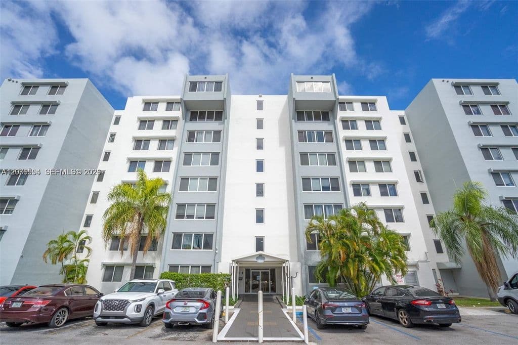 2+1 Condo — 9143 SW 77th Ave APT B710