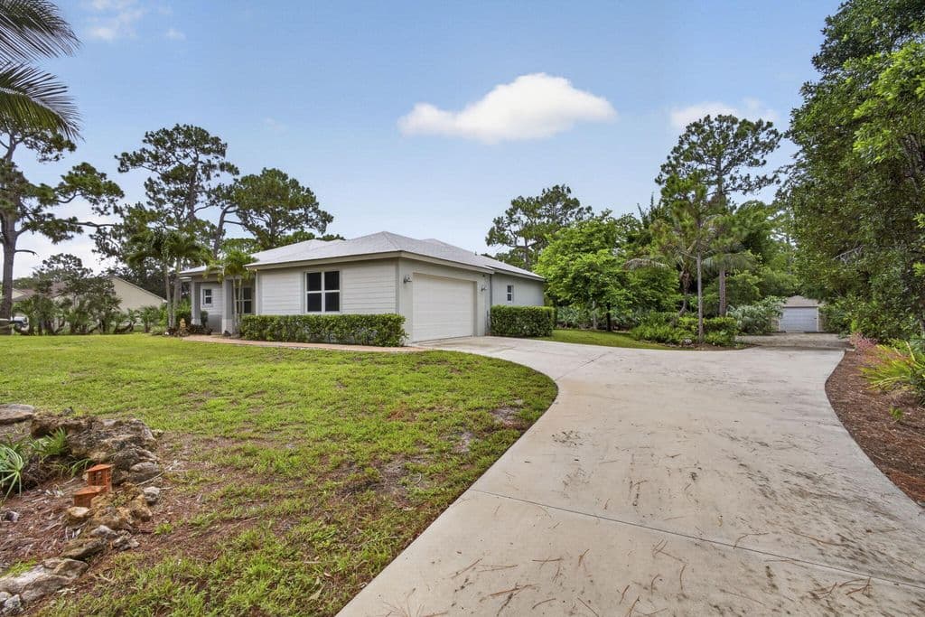 4-bedroom Single-Family Home — 18842 93rd Road N