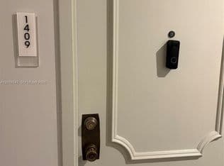 1-bedroom Condo — 2100 Sans Souci Blvd #A1409, North Miami, 33181