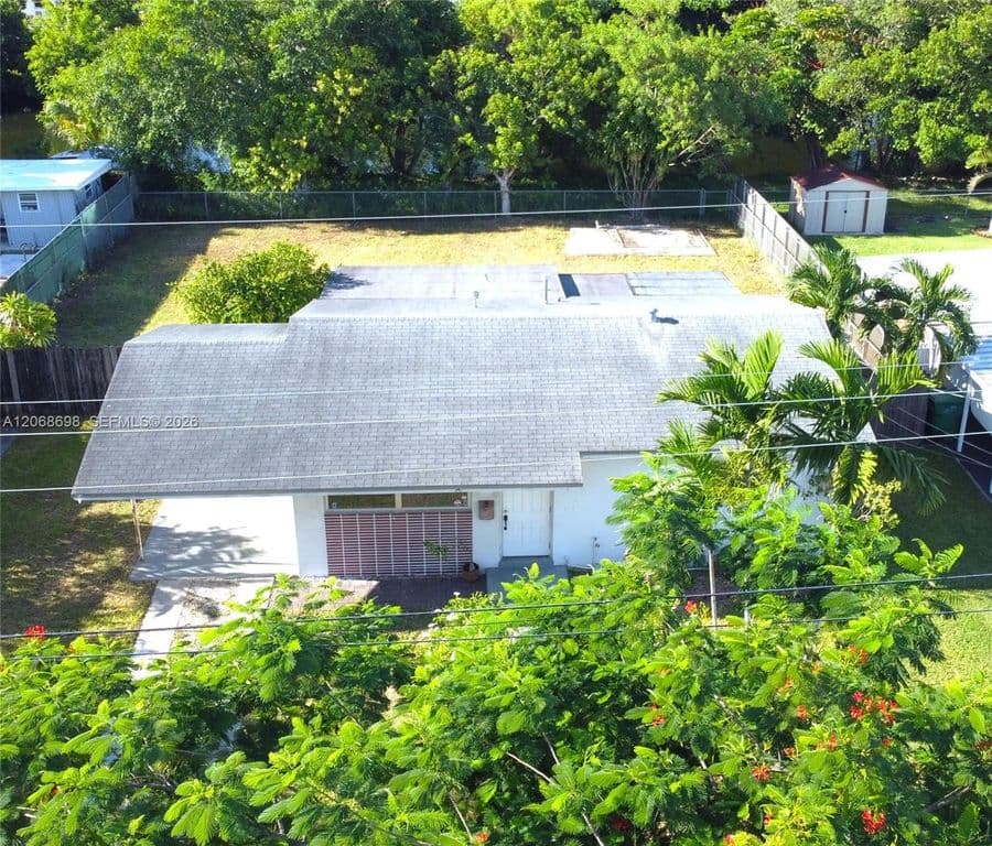 2-bedroom Single-Family Home — 11935 SW 37th St