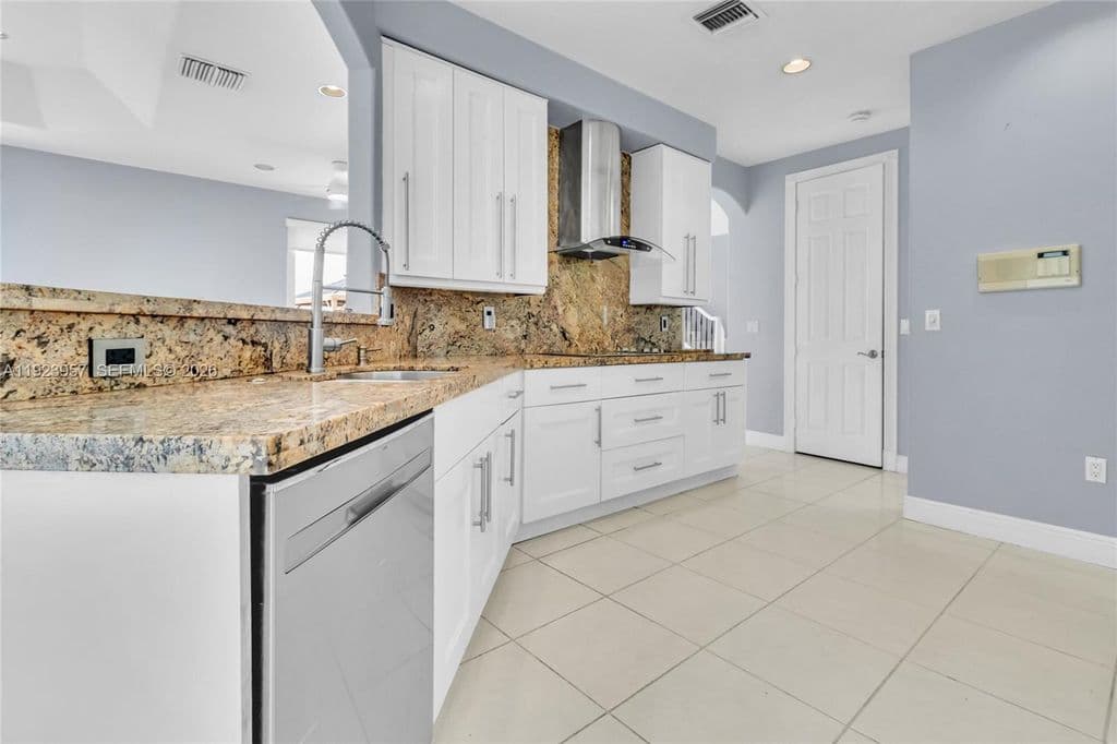 5+1 Müstakil ev — 1547 Mariner Way
