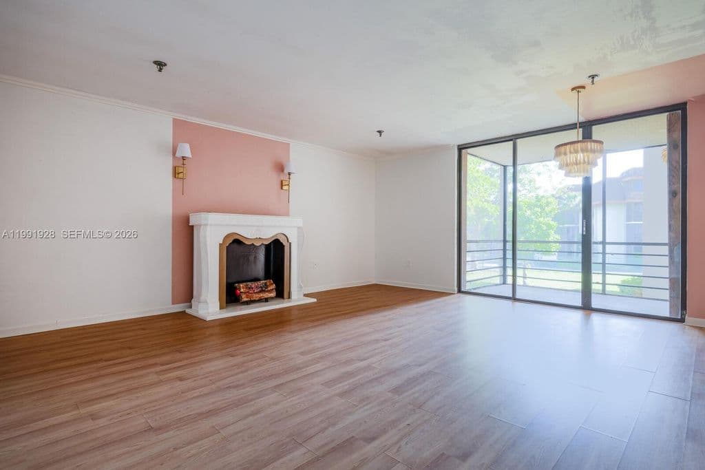 1-bedroom Condo — 665 NE 195th St APT 222