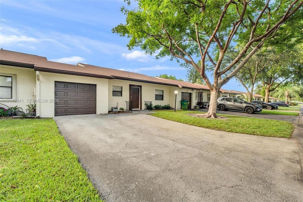 3+1 Condo — 6633 N Parkway Dr #5-7