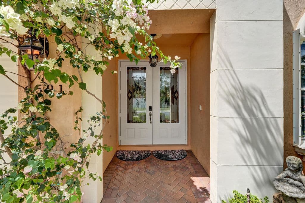 5-bedroom Single-Family Home — 6591 Traveler Road