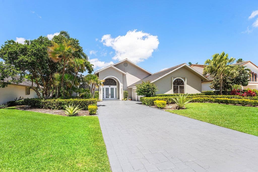 4+1 Müstakil ev — 6415 Brandon Street