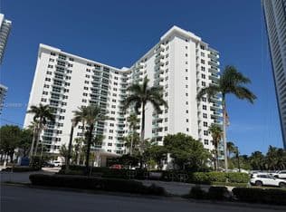 1+1 Condo — 3001 S Ocean Dr APT 421, Hollywood, 33019