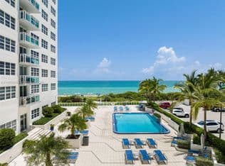 2-bedroom Condo — 6917 Collins Ave APT 1505, Miami Beach, 33141