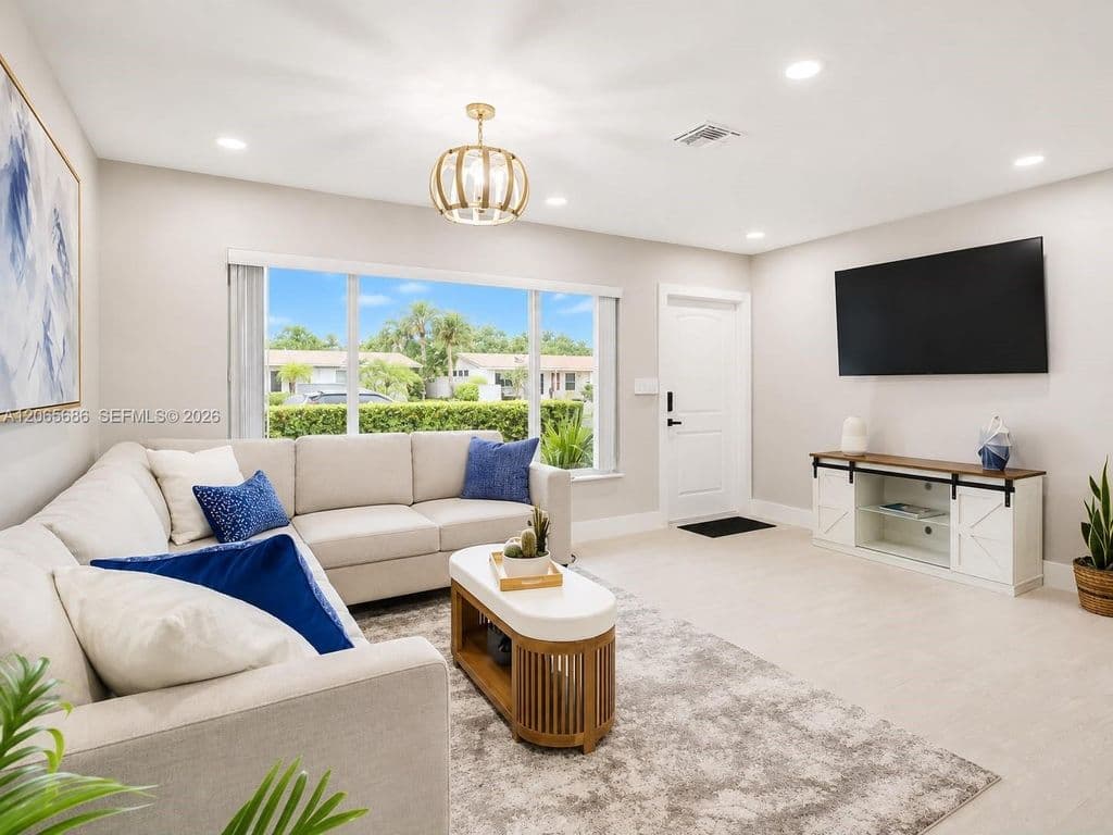 4-bedroom Single-Family Home — 1321 NE 26th Ter