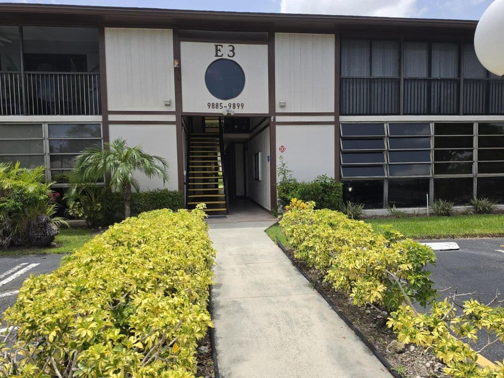 2-bedroom Condo — 9895 N BELFORT Circle #110