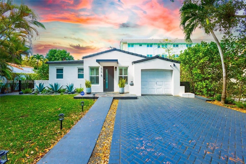 3-bedroom Property — 814 Monterey St