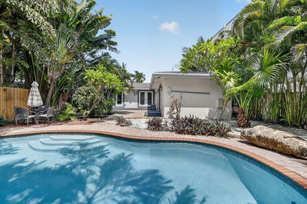 3-bedroom Single-Family Home — 615 NE 13TH Avenue