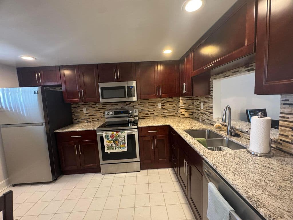 2+1 Condo — 1075 Riverside Drive #303